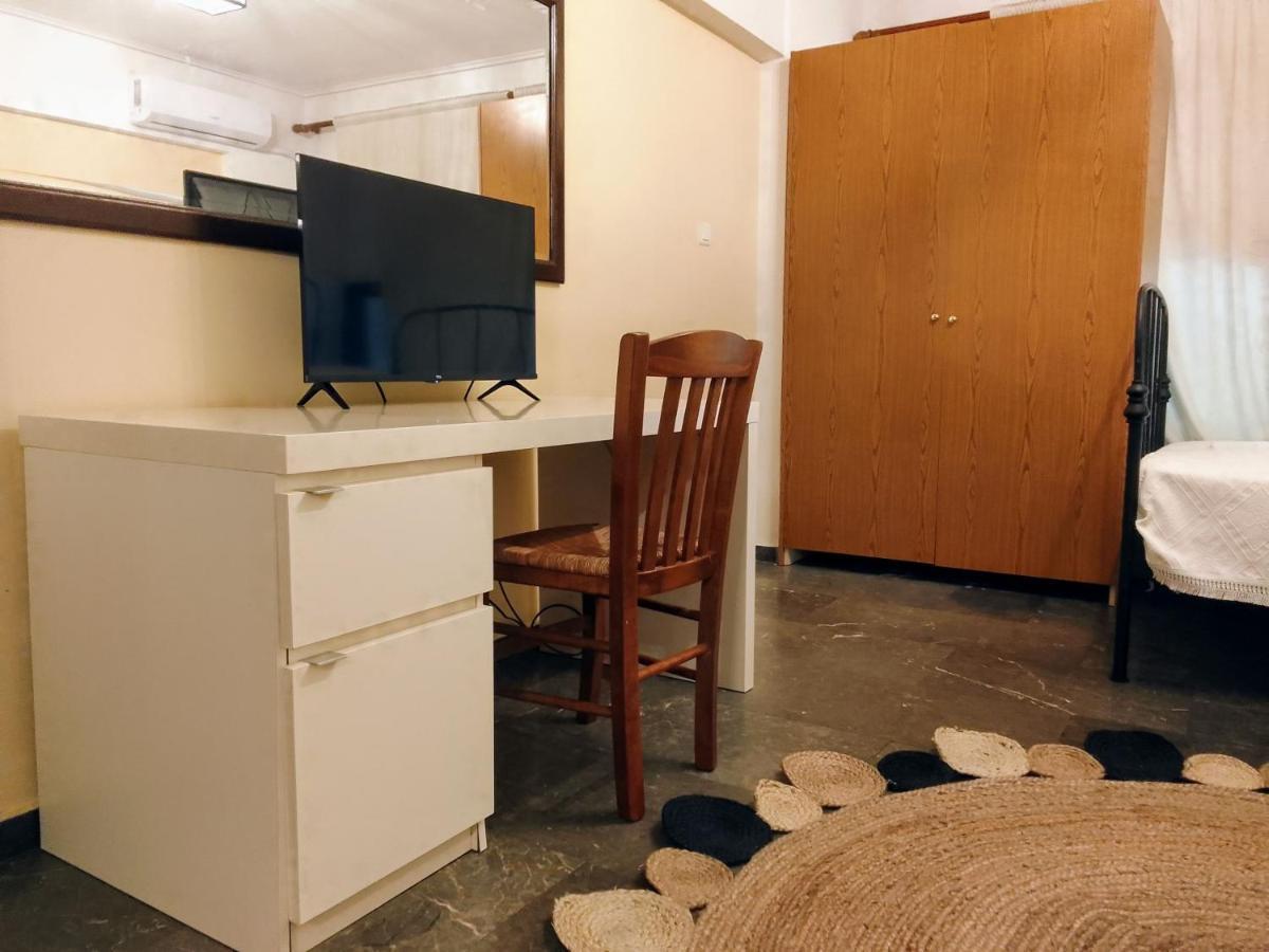 Central Athens Pad Экстерьер фото